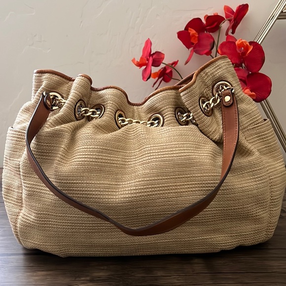 MICHAEL Michael Kors Handbags - Like new condition MK purse